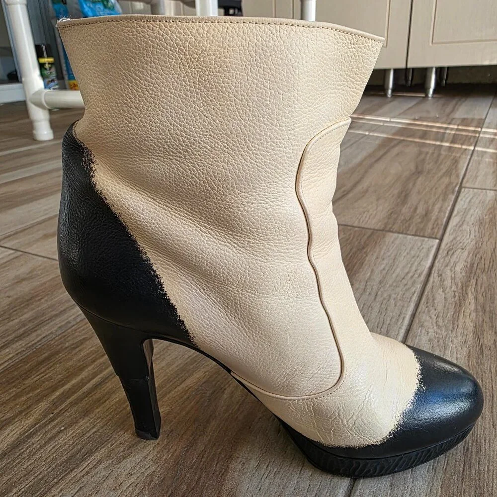 Chanel Blizzard Black&White Knee High Boots Retail $1500 37C - Picture 4 of 16